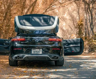 Mercedes-Benz E53 AMG 2024 的 Petrol L 发动机，在 在迪拜 出租。