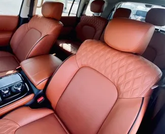 Nissan Patrol 2024 在 在迪拜 可租赁，具有 250 km/day 里程限制。