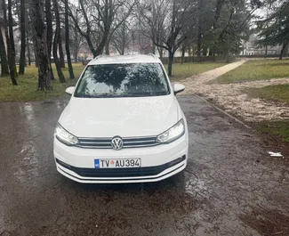 Volkswagen Touran 2019 在 在布德瓦 可租赁，具有 unlimited 里程限制。