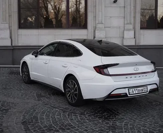 Hyundai Sonata 2021 的 Petrol 2.5L 发动机，在 在阿拉木图 出租。