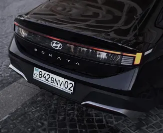 Hyundai Sonata 2025 在 在阿拉木图 可租赁，具有 250 km/day 里程限制。