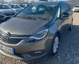 租赁 Opel Zafira 的正面视图，地拉那机场, 阿尔巴尼亚 ✓ 汽车编号 #15429。✓ Automatic 变速箱 ✓ 0 评论。