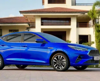 在 阿联酋 租赁 JAC J7 2025 汽车，特点包括 ✓ 使用 Petrol 燃料和  马力 ➤ 起价 90 AED 每天。