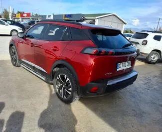 在 在土耳其 租赁 Peugeot 2008 2023 汽车，特点包括 ✓ 使用 Diesel 燃料和 120 马力 ➤ 起价 37 USD 每天。