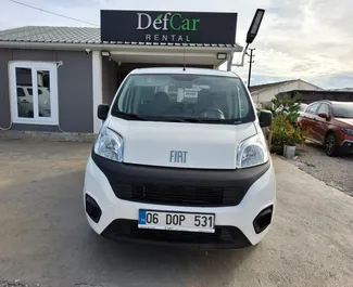 租赁 Fiat Fiorino 的正面视图，在安塔利亚机场, 土耳其 ✓ 汽车编号 #6570。✓ Manual 变速箱 ✓ 3 评论。