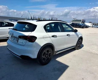 Fiat Egea Cross 租赁。在 在土耳其 出租的 经济, 舒适性, 交叉 汽车 ✓ Deposit of 500 USD ✓ 提供 TPL, CDW, FDW, Theft 保险选项。