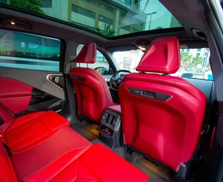 BMW X3 2026 搭载 All wheel drive 系统，在迪拜 可用。