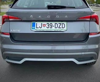 在 在斯洛文尼亚 租赁 Skoda Kamiq 2023 汽车，特点包括 ✓ 使用 Petrol 燃料和 110 马力 ➤ 起价 50 EUR 每天。
