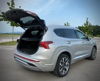 Hyundai Santa Fe 2023 在 在卢布尔雅那 可租赁，具有 unlimited 里程限制。