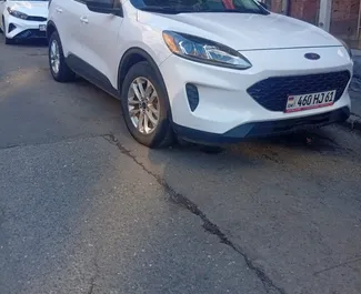 租赁 Ford Escape 的正面视图，在埃里温, 亚美尼亚 ✓ 汽车编号 #15666。✓ Automatic 变速箱 ✓ 0 评论。