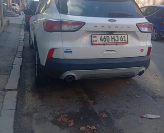 在 在亚美尼亚 租赁 Ford Escape 2022 汽车，特点包括 ✓ 使用 Petrol 燃料和 187 马力 ➤ 起价 83 USD 每天。
