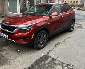 在 在亚美尼亚 租赁 Kia Seltos 2022 汽车，特点包括 ✓ 使用 Petrol 燃料和 150 马力 ➤ 起价 83 USD 每天。