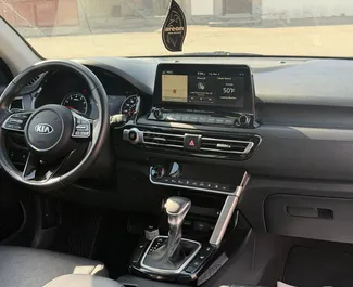 在 在亚美尼亚 租赁 Kia Seltos 2021 汽车，特点包括 ✓ 使用 Petrol 燃料和 177 马力 ➤ 起价 83 USD 每天。